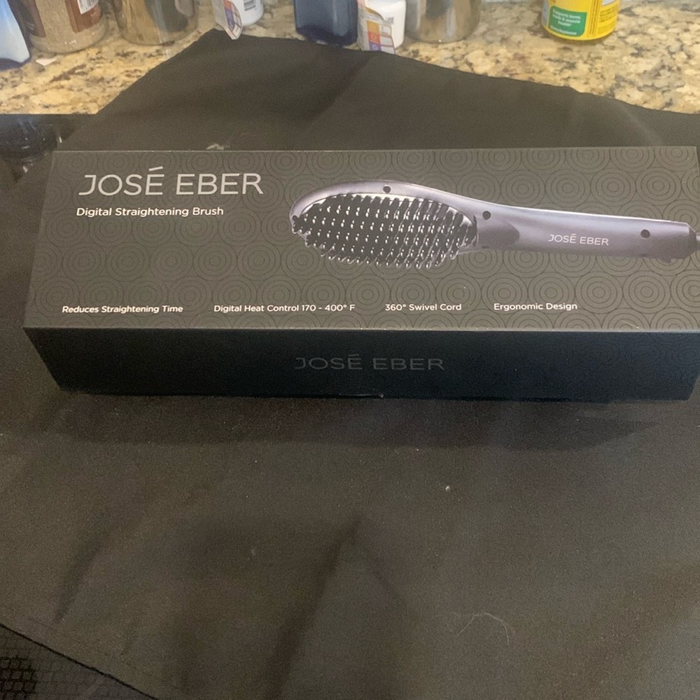 Jose Eber - digital straightening brush